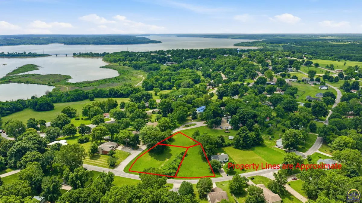 716/720 Kansa Dr #102 Lakeview Ct, Ozawkie, KS 66070 - #1