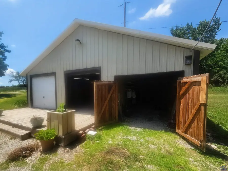 407 Locust St #401 Locust & 00000 5th S, Eskridge, KS 66423 - #3
