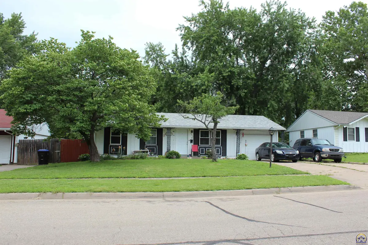 3924 SE Humboldt St, Topeka, KS 66609 - #1