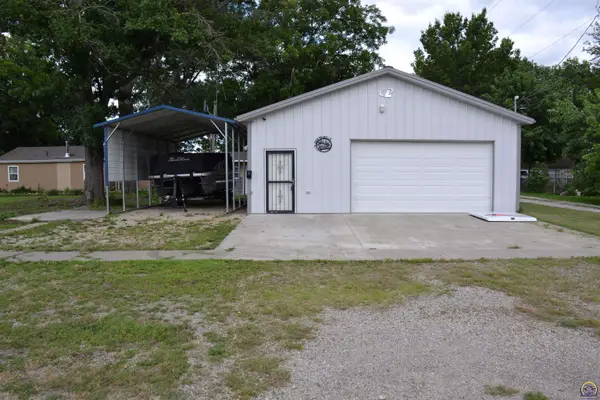 403 Lakin St, Osage City, KS 66523