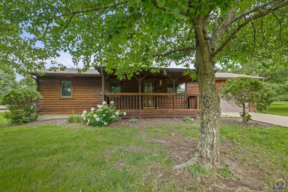 1901 Willow St, Valley Falls, KS 66088 - #1