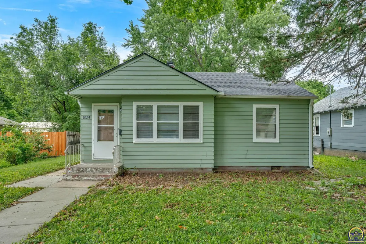 1824 SW Cherokee St, Topeka, KS 66606 - #1