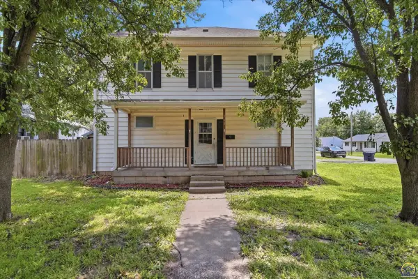 303 Market St, Osage City, KS 66523