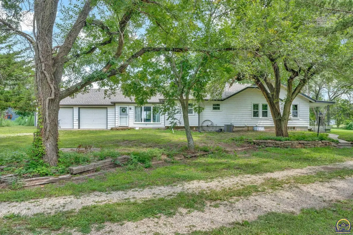 5228 SE 61st St, Berryton, KS 66409 - #1