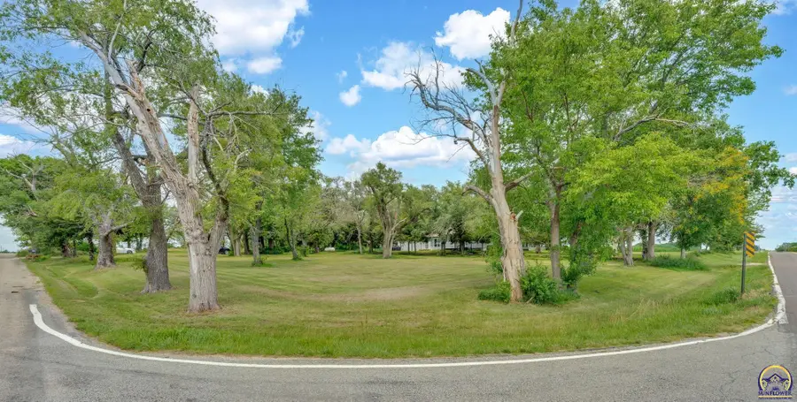 5228 SE 61st St, Berryton, KS 66409 - #2