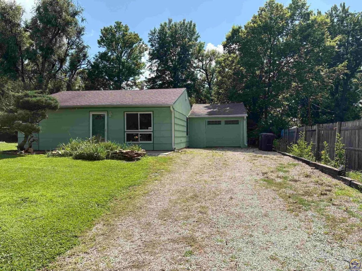 3415 SE Massachusetts Ave, Topeka, KS 66605 - #1