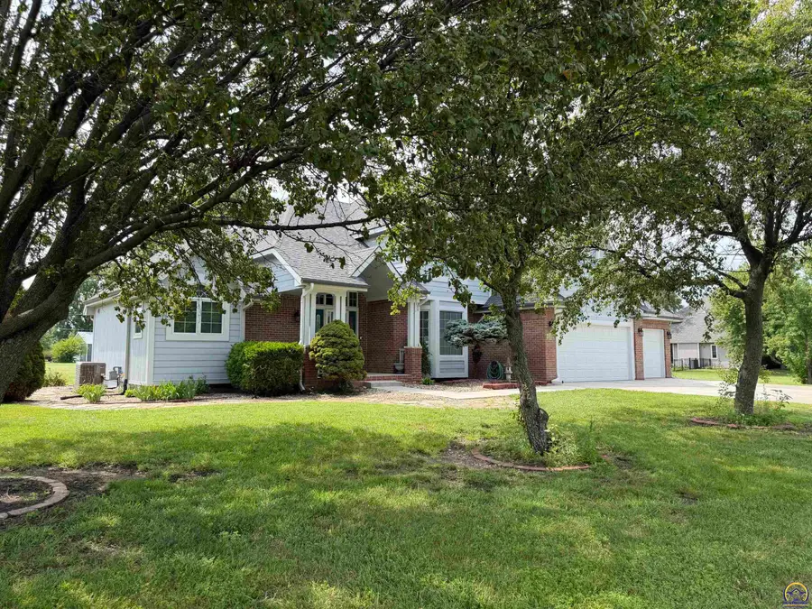 2027 SW West Trail Rd, Topeka, KS 66615 - #2