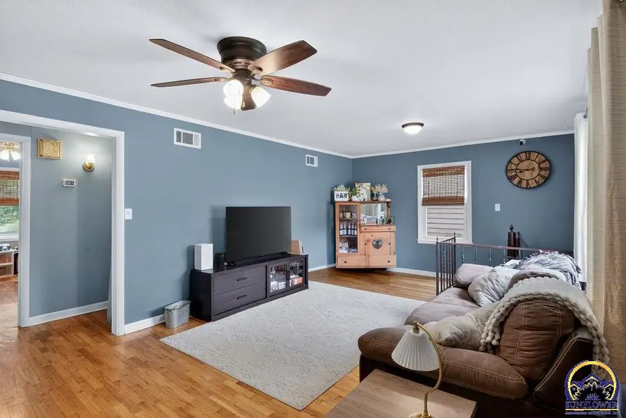 1503 SW 29th Ter, Topeka, KS 66611 - #2