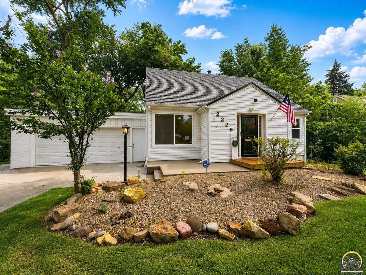 2226 SW Burnett Rd, Topeka, KS 66614 - #1