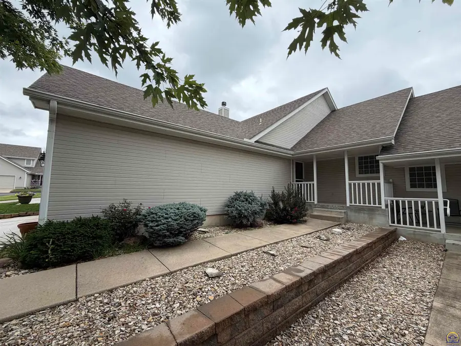 3101 SW Wanamaker Dr #62, Topeka, KS 66614 - #2