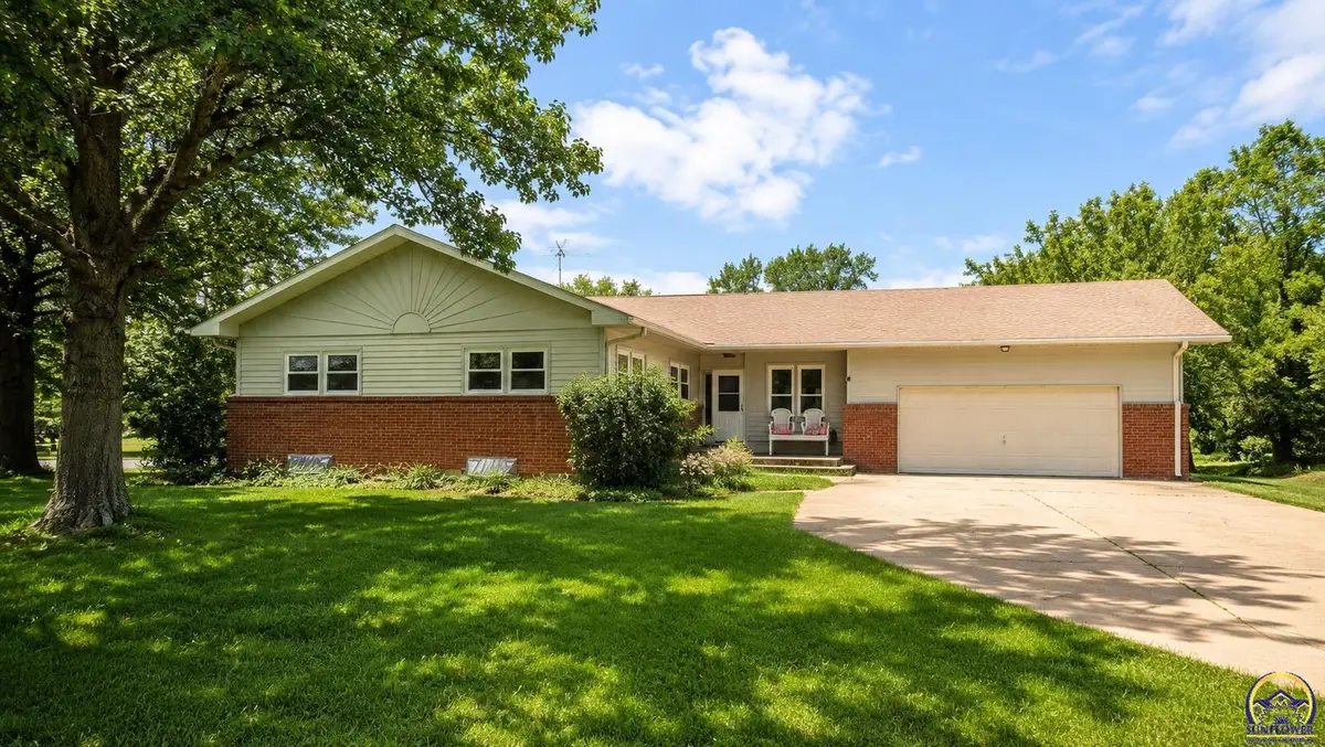20 Locust Lane, Emporia, KS 66801 - #1