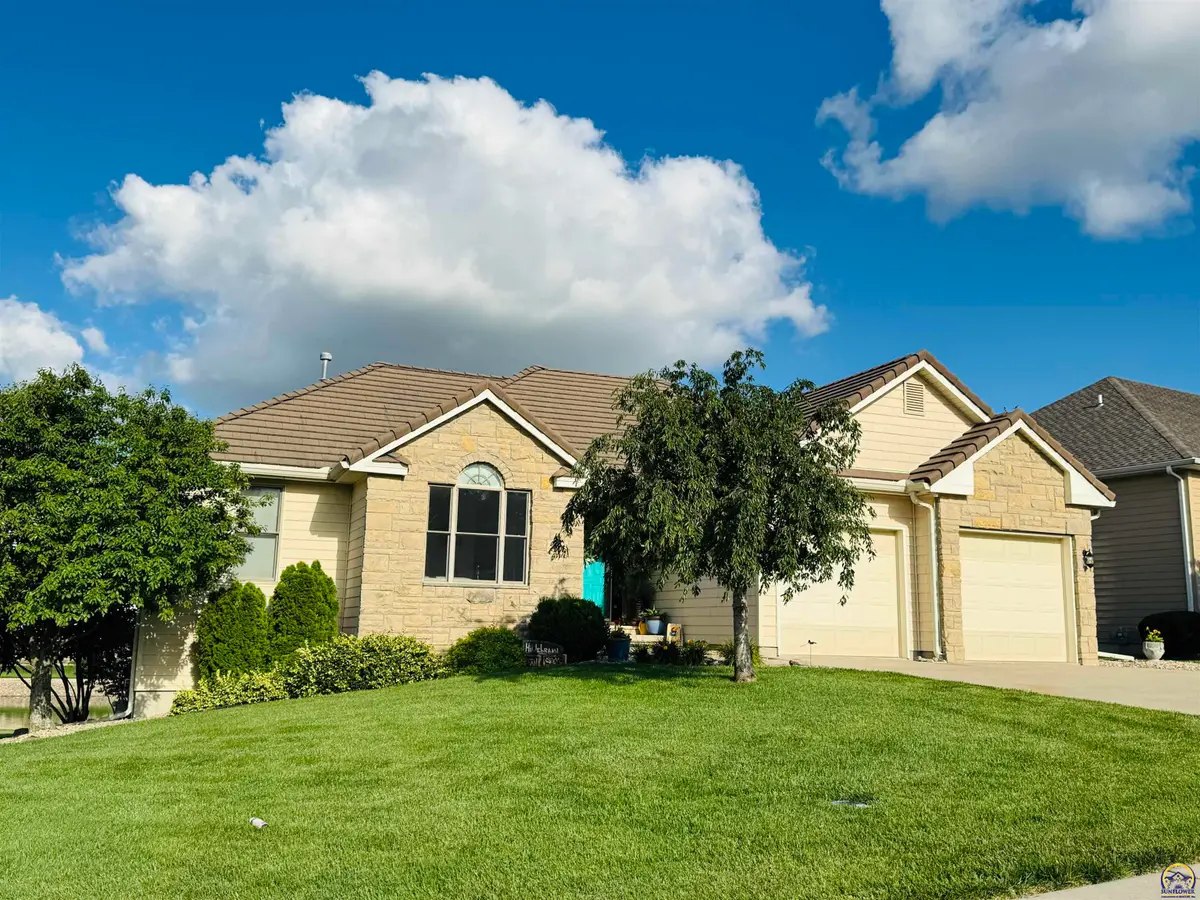 2906 Hidden Lakes Dr, Emporia, KS 66801 - #1