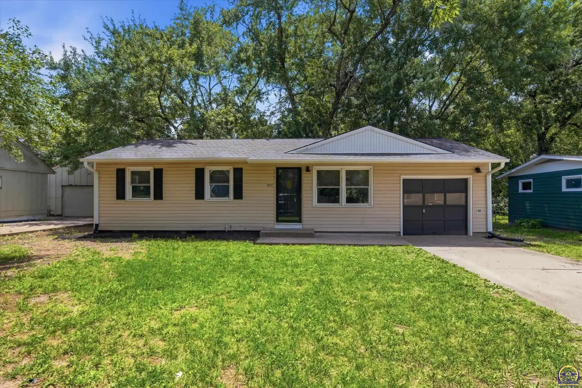 3837 SE Humboldt St, Topeka, KS 66609 - #1