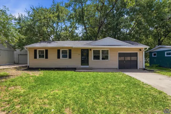 3837 SE Humboldt St, Topeka, KS 66609