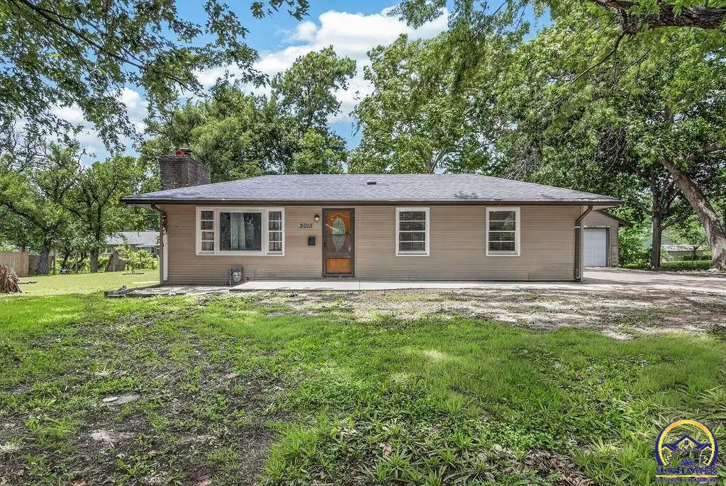 3015 SE Illinois Ave, Topeka, KS 66605 - #1