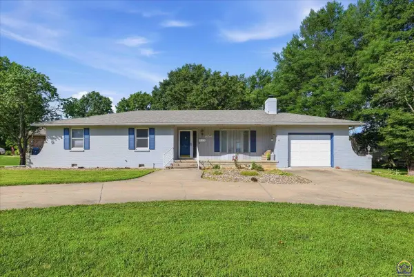 805 Southridge Rd, Osage City, KS 66523