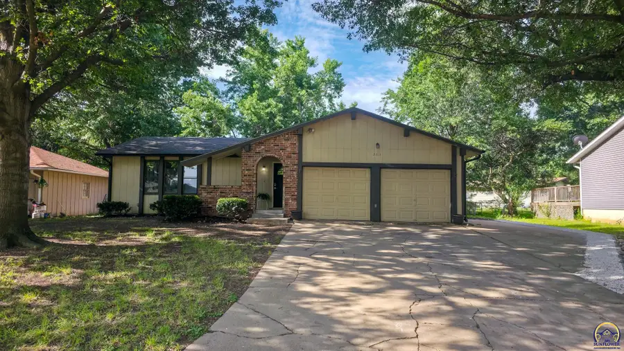 2313 W 22nd Ave, Emporia, KS 66801 - #2