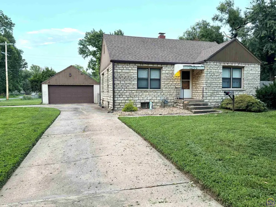 1244 NE Wabash Ave, Topeka, KS 66616 - #2
