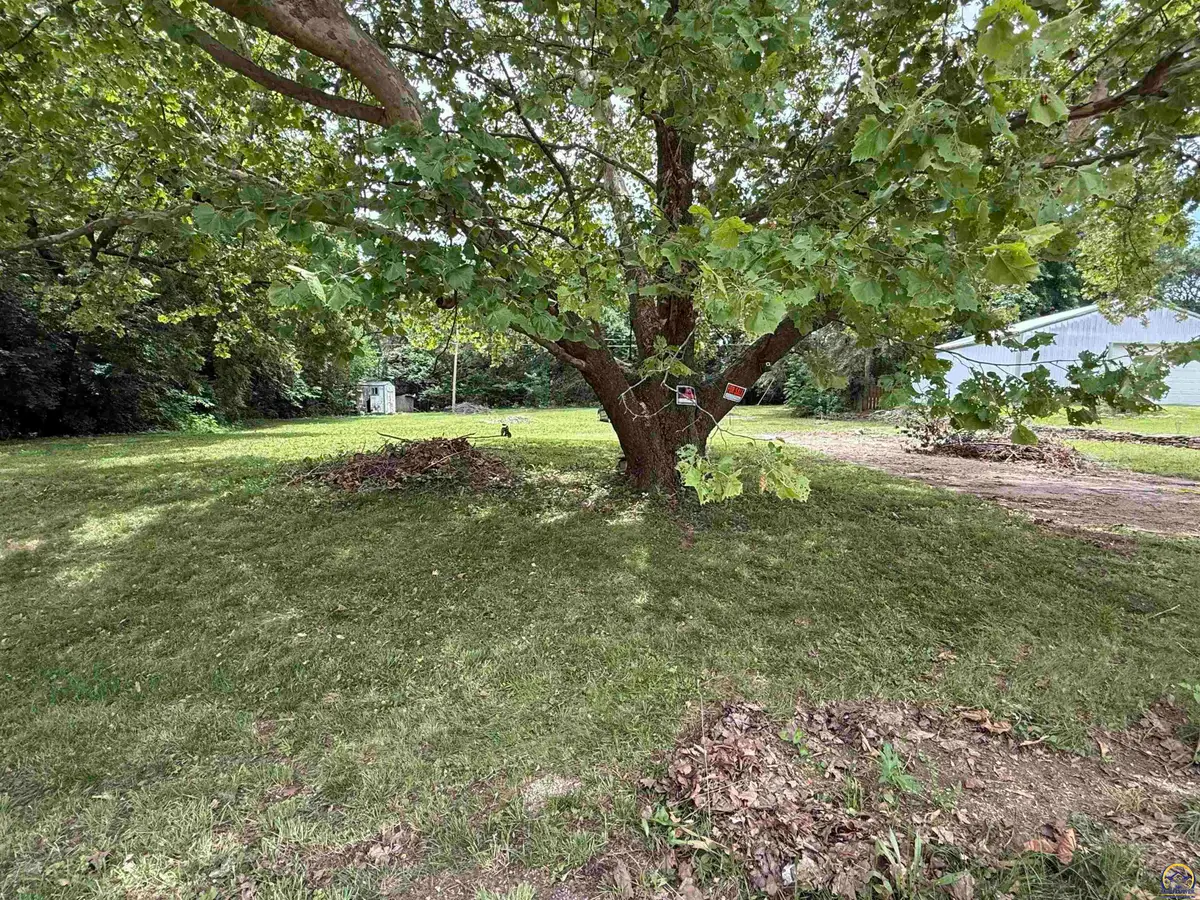 2801 Laurence Dr, Milford, KS 66514 - #1