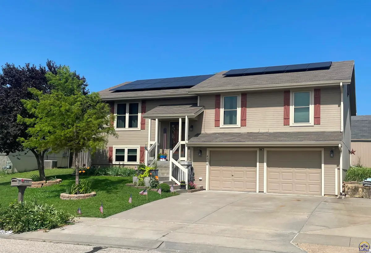 4308 SE Horseshoe Bend Dr, Topeka, KS 66609 - #1