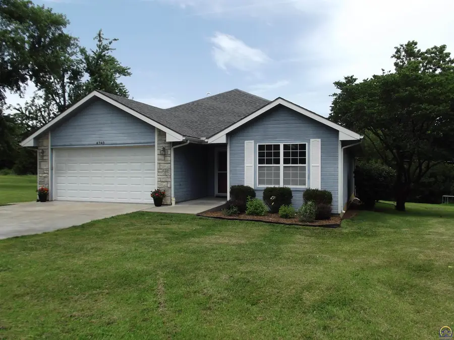 6740 SW Scathelock Rd, Topeka, KS 66614 - #2
