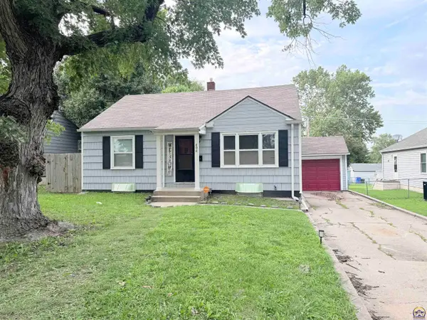 406 W Ash St, Junction City, KS 66441