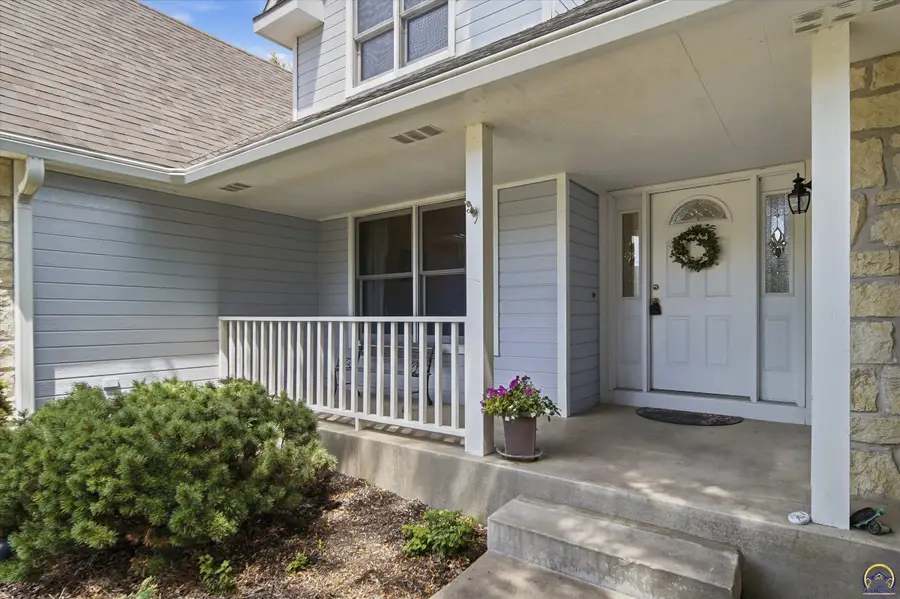 810 SW Mifflin Rd, Topeka, KS 66606 - #2