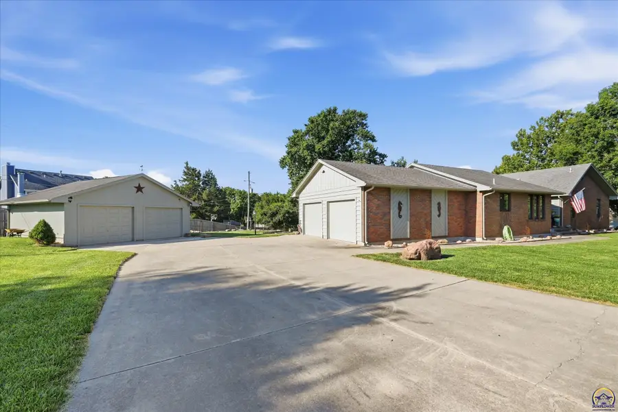 3019 SE Aries Ave, Topeka, KS 66605 - #3