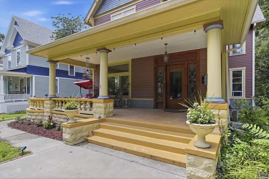 411 SW Woodlawn Ave, Topeka, KS 66606 - #3