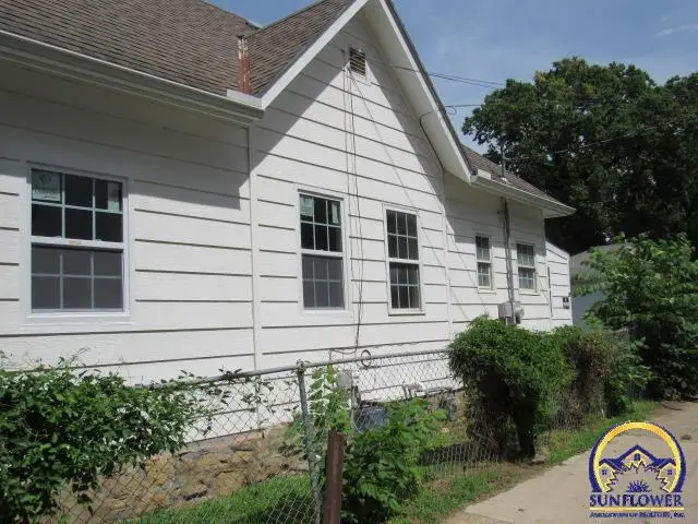 612 SW 5th St, Topeka, KS 66603 - #2