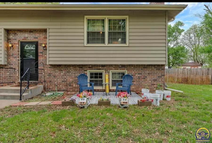 3818 SE 23rd Ter, Topeka, KS 66605 - #3