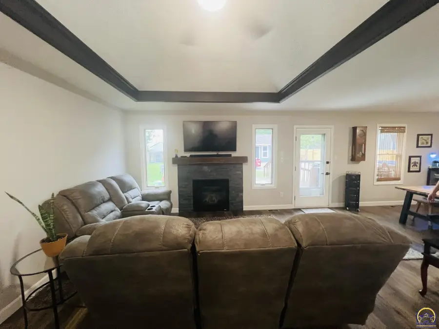 3528 SE 24th Ter, Topeka, KS 66605 - #2