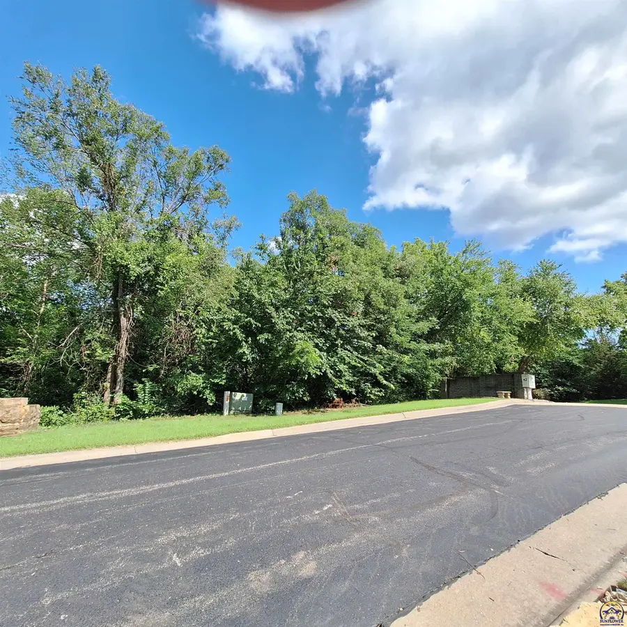 Lot 0 SW Cottonwood Cir, Topeka, KS 66614 - #2