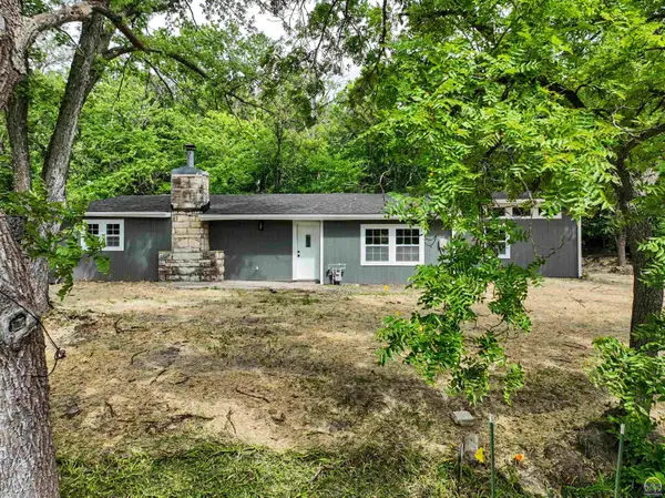 206 Grant St, St George, KS 66547