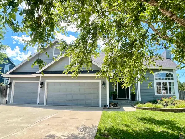 2511 SW Wexford Dr, Topeka, KS 66614