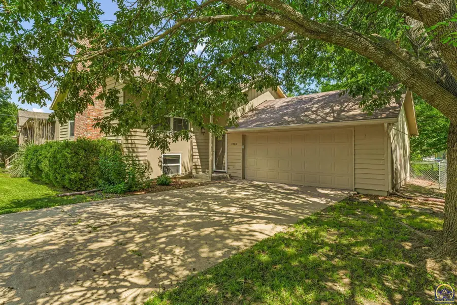 1114 SW Belle Ave, Topeka, KS 66604 - #2