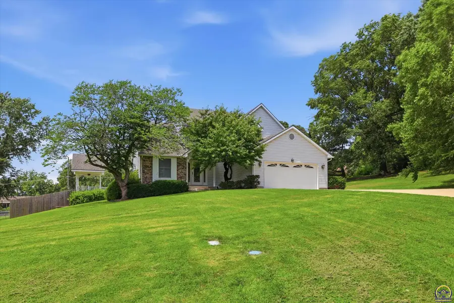 303 S 22nd St, Atchison, KS 66002 - #2