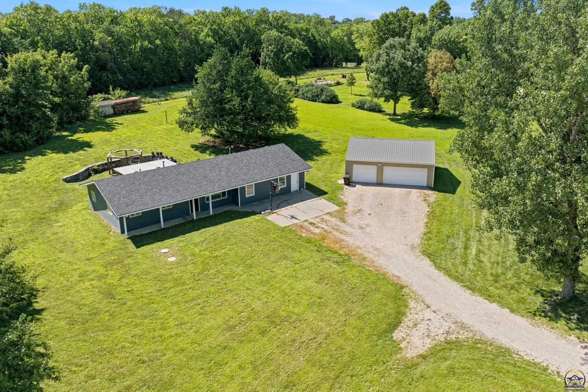 4668 Meadow Ln, Wamego, KS 66547 - #1