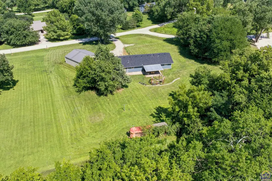 4668 Meadow Ln, Wamego, KS 66547 - #3