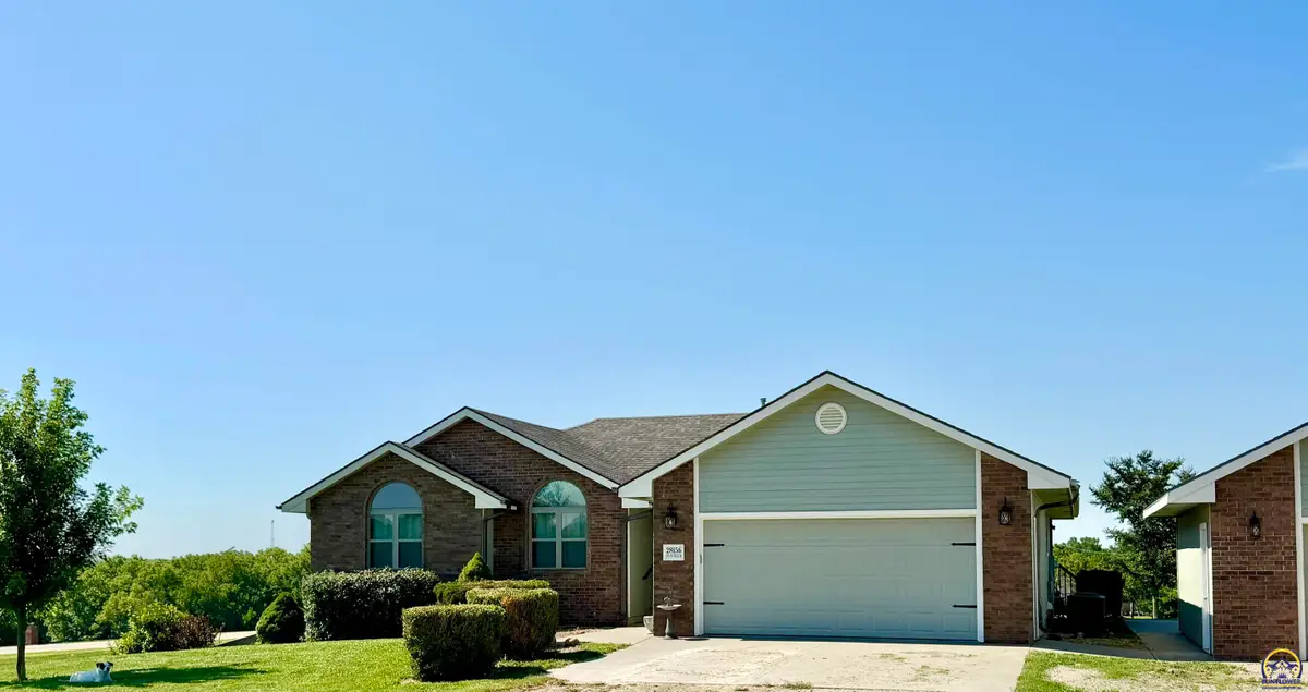 28156 Country Breeze Dr, Saint Marys, KS 66536 - #1