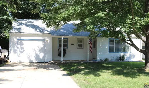 2316 SW Madeline Ln, Topeka, KS 66614