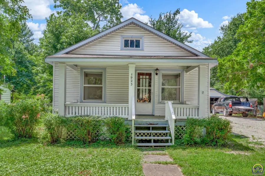 1923 Barker Ave, Lawrence, KS 66046 - #2