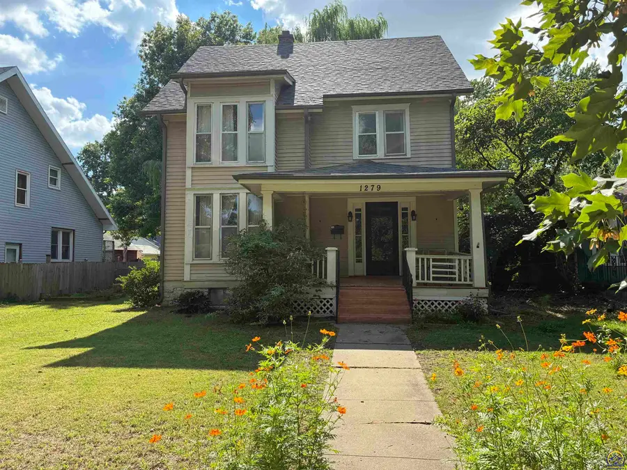 1279 SW Macvicar Ave, Topeka, KS 66604 - #2