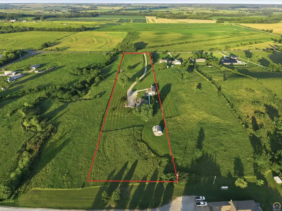 6449 NW Humphrey Rd, Topeka, KS 66618 - #3