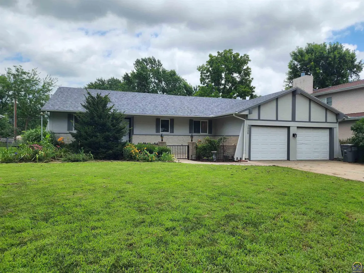 2008 Meadowlark Ln, Emporia, KS 66801 - #1