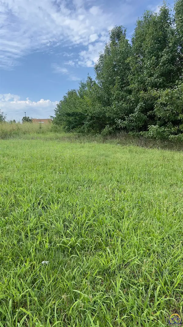 SW Huntoon St, Topeka, KS 66604