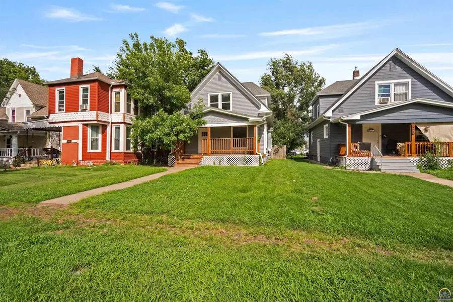 518 SW Lane St, Topeka, KS 66606 - #2