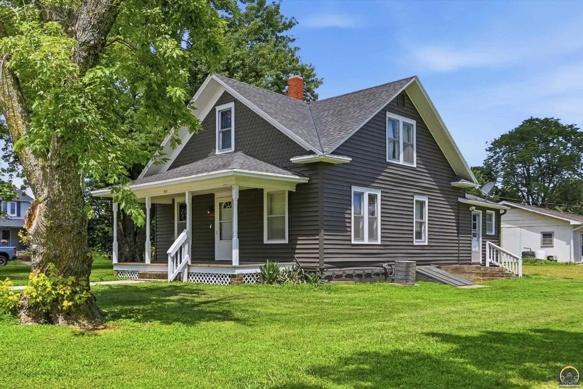 401 1st St, Effingham, KS 66023 - #1