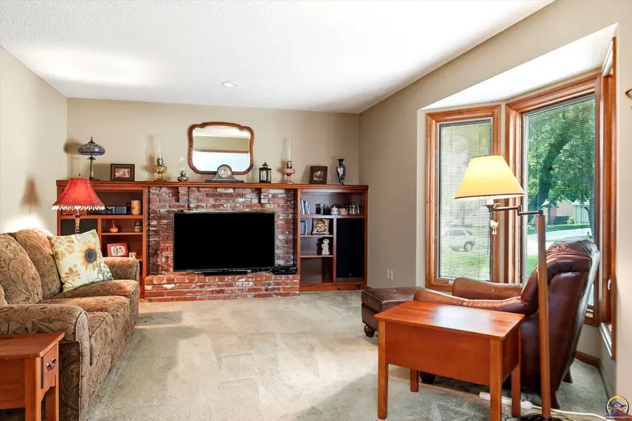 6850 SW 33rd St, Topeka, KS 66614 - #3