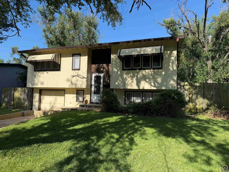 3333 SW Lakeside Dr, Topeka, KS 66614 - #2